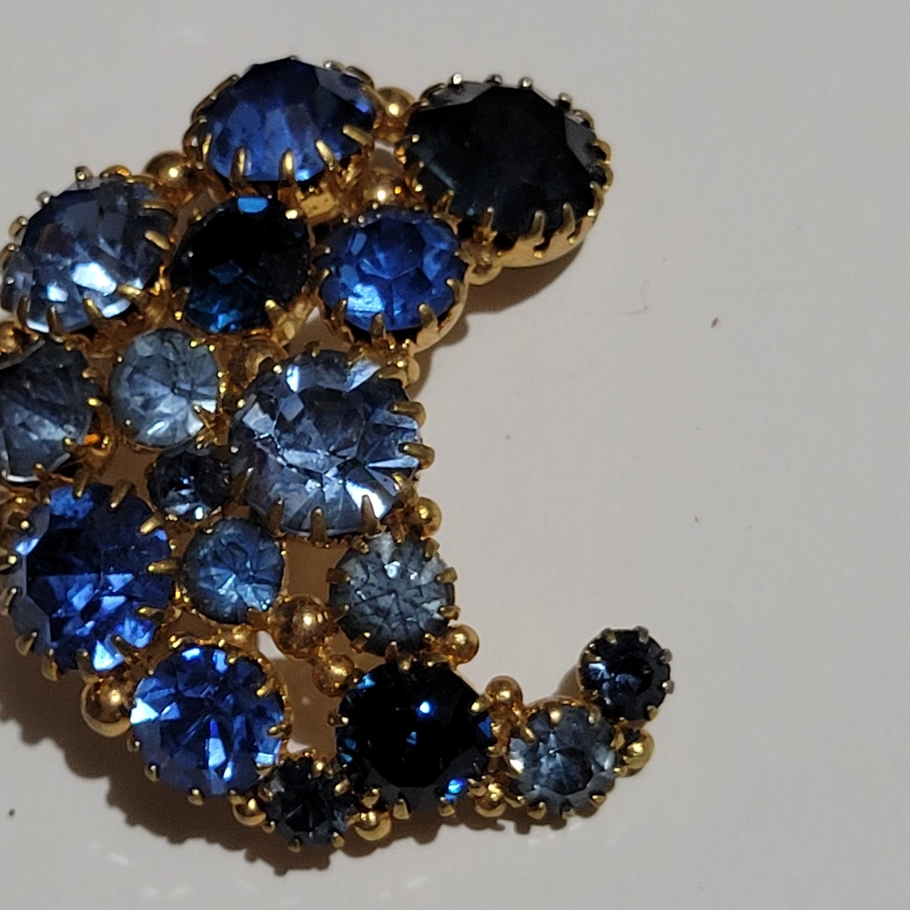 Sensational Antique High End  Blue and Gold Women's Brooch